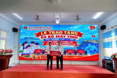 Trường THPT Lý Sơn chân thành cảm ơn ông Hà Hoài Nam phó giám đốc và Đoàn Thanh niên Ngân hàng AGRIBANK Quảng Ngãi về thăm cơ sở mới của trường và tặng 5 bộ máy tính của chương trình kết nối trí thức số với tương lai.